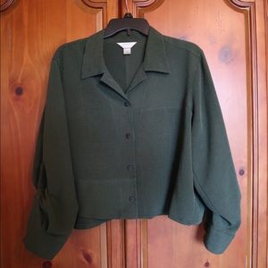 Woman’s cropped button up